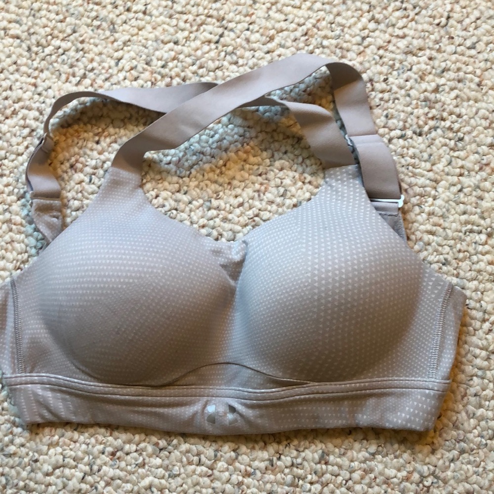 Under Armour sport bra 34B